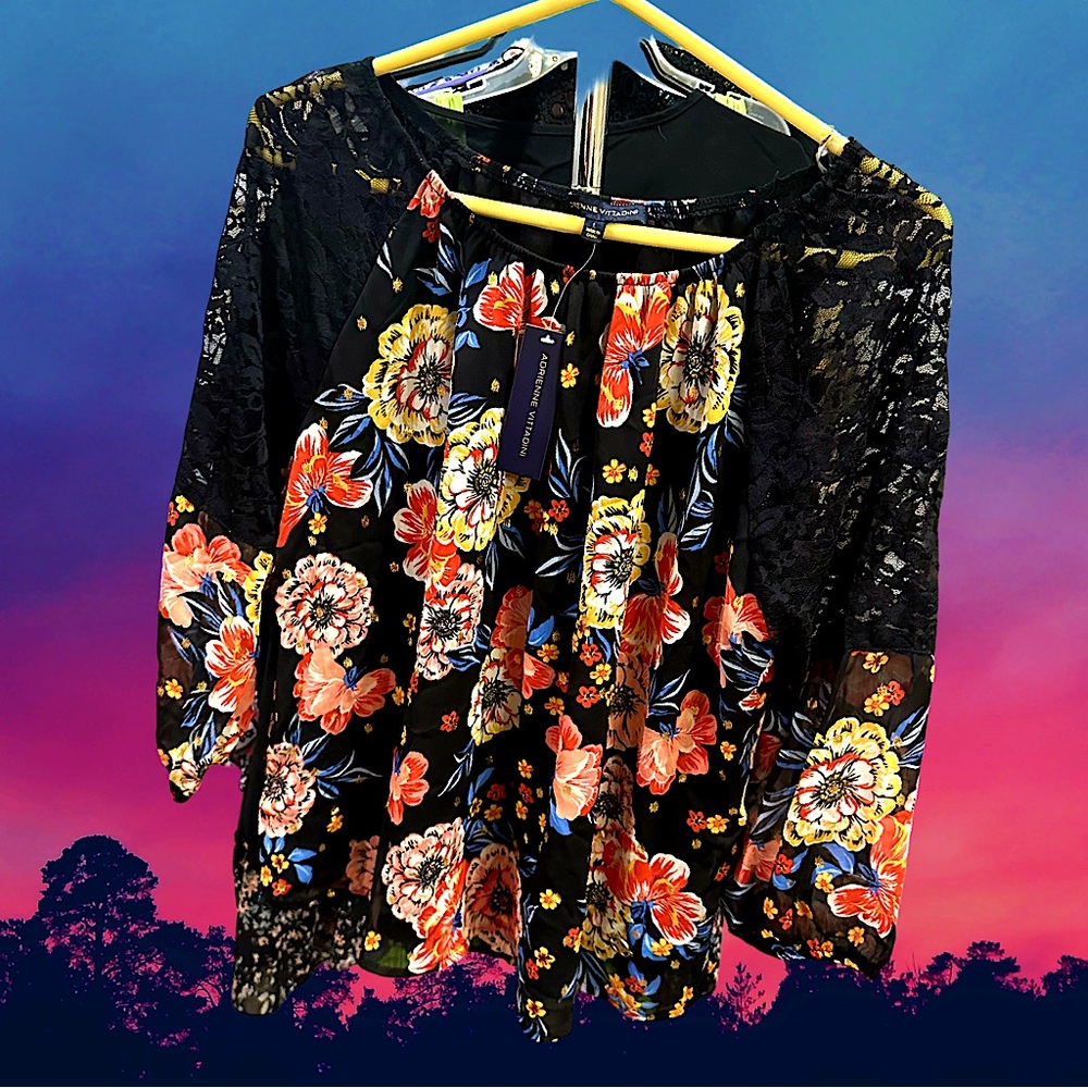 🆕Adrienne Vittadini Women’s Black & Red Floral Lace Blouse Top❤️❤️Large